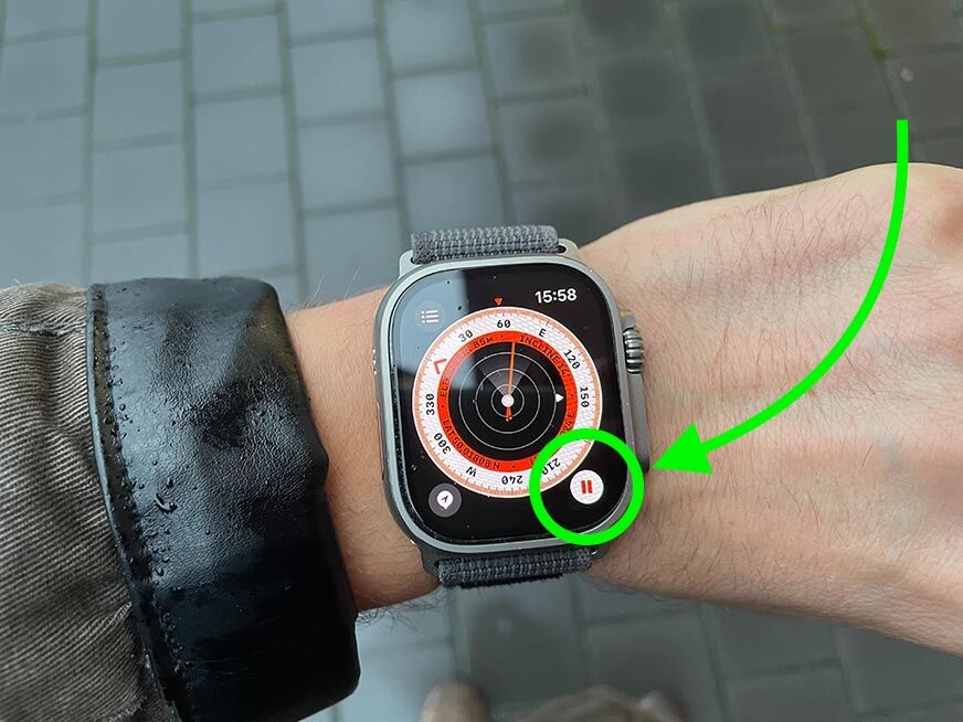 Man sieht die Back Track Funktion auf der Apple Watch Ultra.
